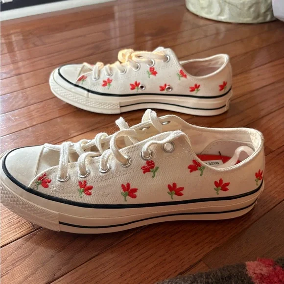 Converse - Picture 4 of 7